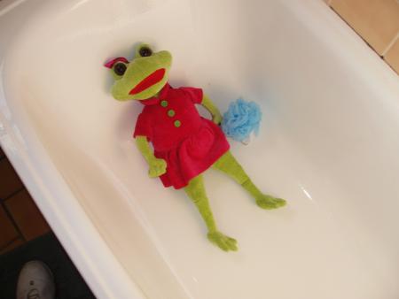 Grenouille prend son bain